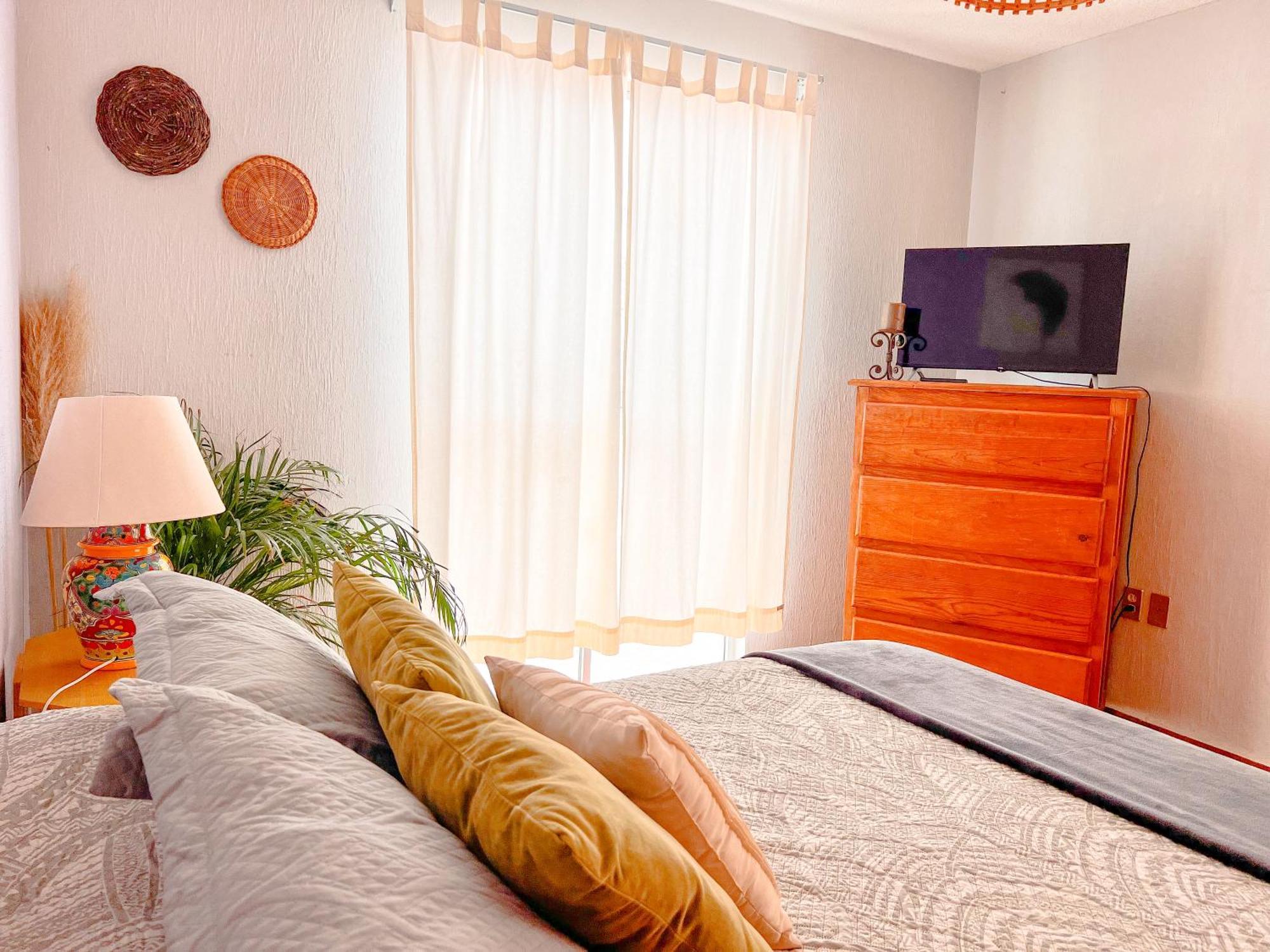 Colorful Family Condo With Terrace And Free Parking غواناخواتو المظهر الخارجي الصورة