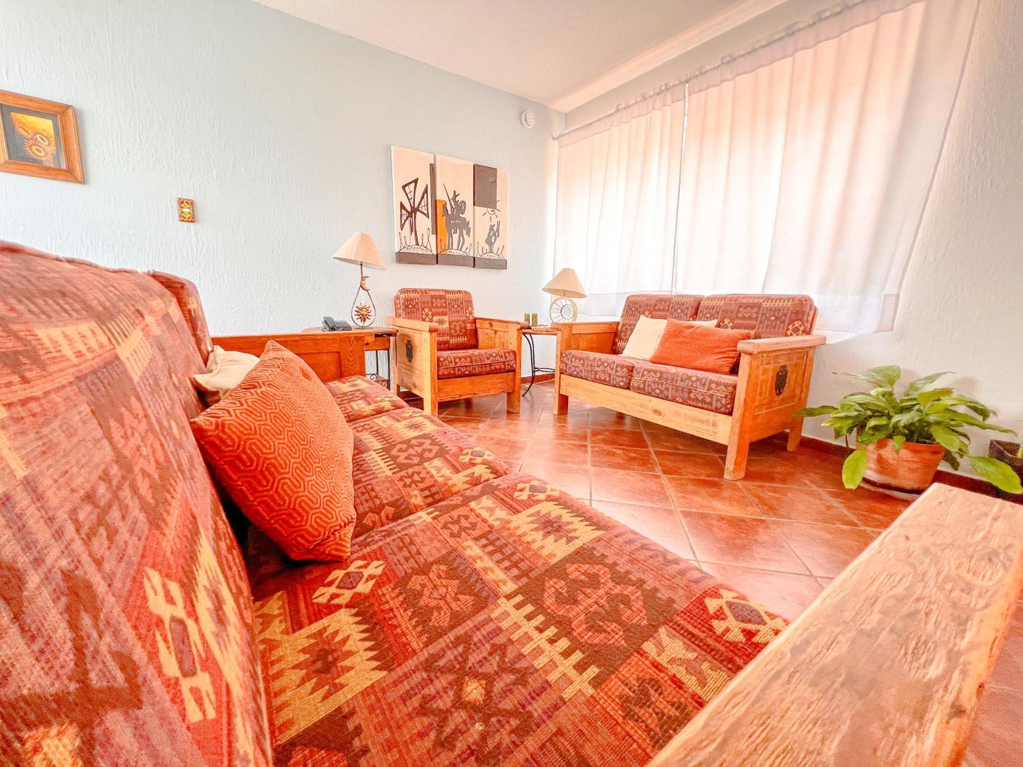 Colorful Family Condo With Terrace And Free Parking غواناخواتو المظهر الخارجي الصورة