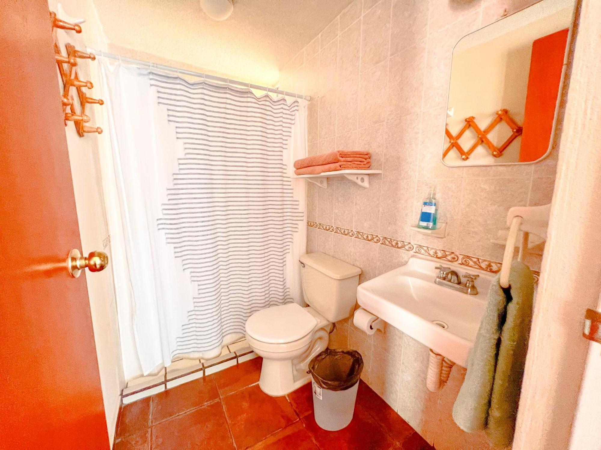 Colorful Family Condo With Terrace And Free Parking غواناخواتو المظهر الخارجي الصورة